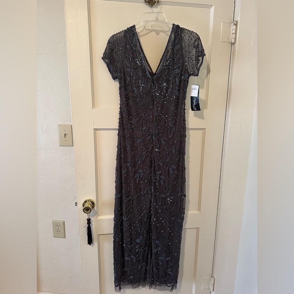 Pisarro Nights Beaded Mesh
Column Gown Gray Size 8